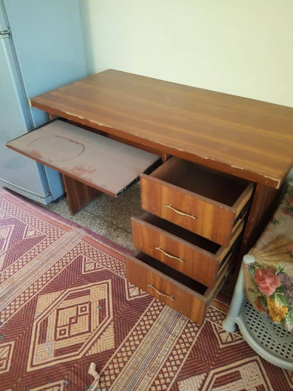 office Table for sale 1