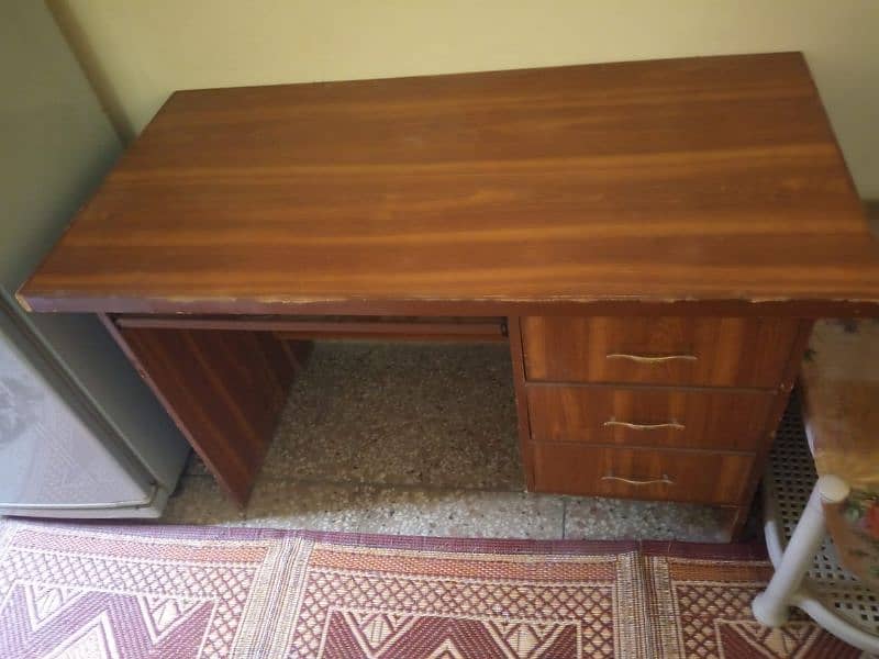 office Table for sale 2