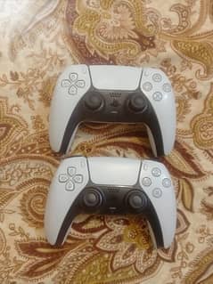 PS5 white controller