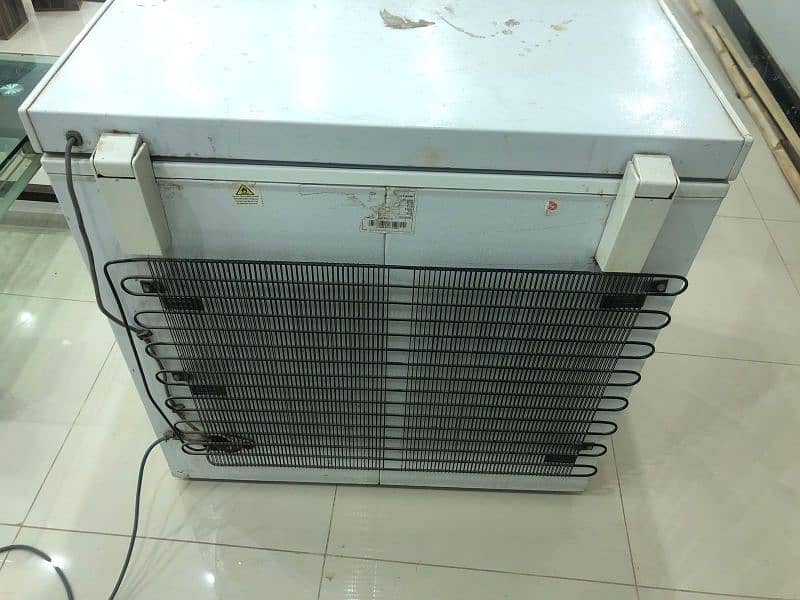 Dawlance Deep Freezer single door perfect condition 2