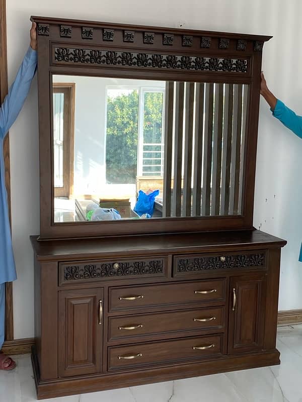 Console and Mirror (Used) 0