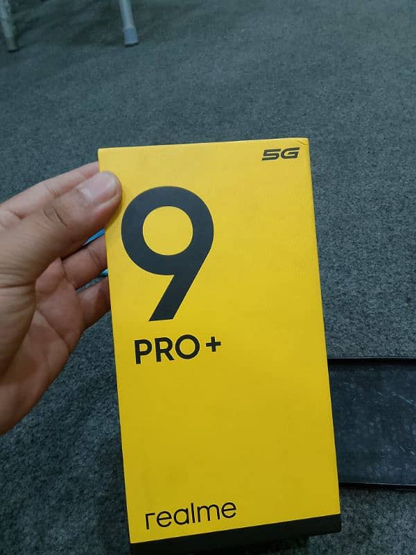 Realme 9Pro plus 5G 10/10 6