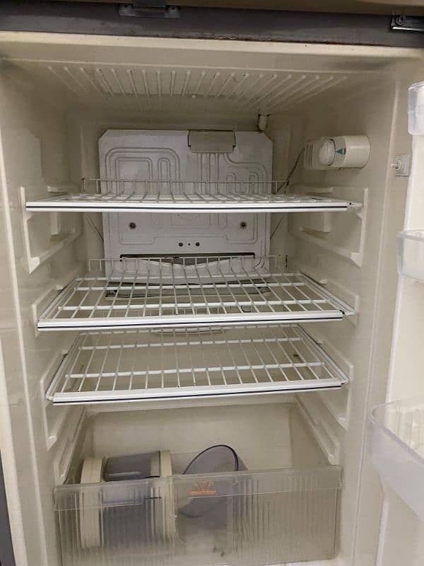 Singer company fridge for sale 3