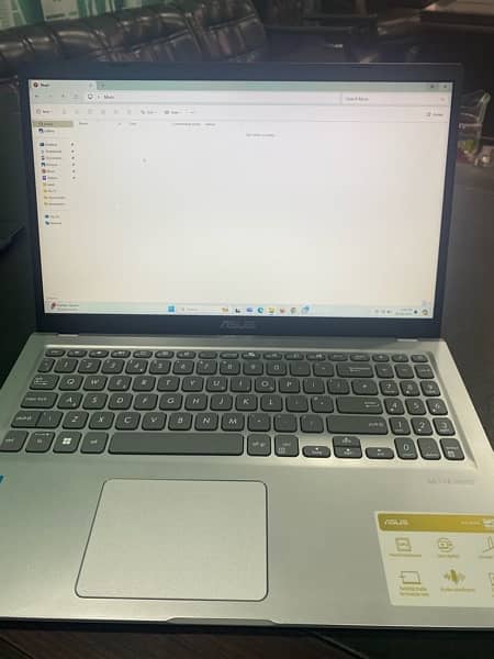 Asus Laptop Awesome Condition 5