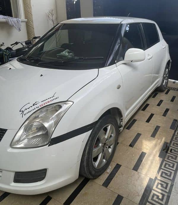 Suzuki Swift 2012 dlx 3