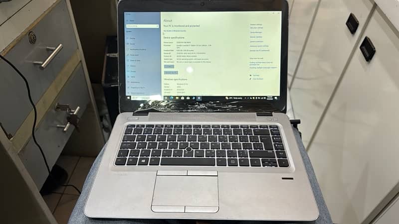 Hp Elitebook | 840 g4  | core i7 7th generation 8/256 ssd 3