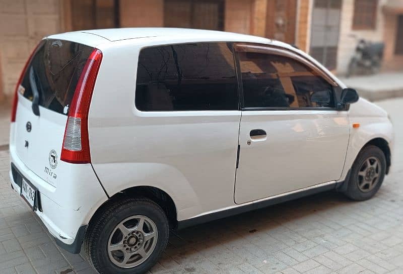 Daihatsu Mira 2011 2