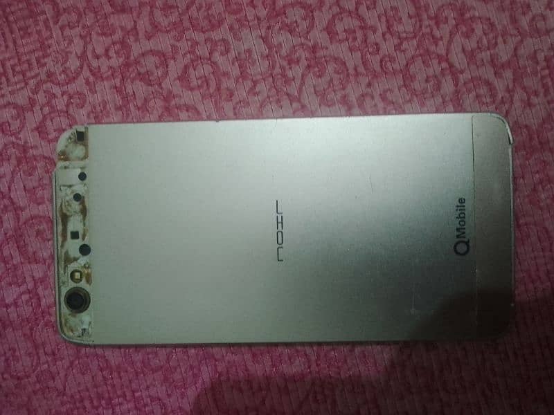 Q mobile z12 1