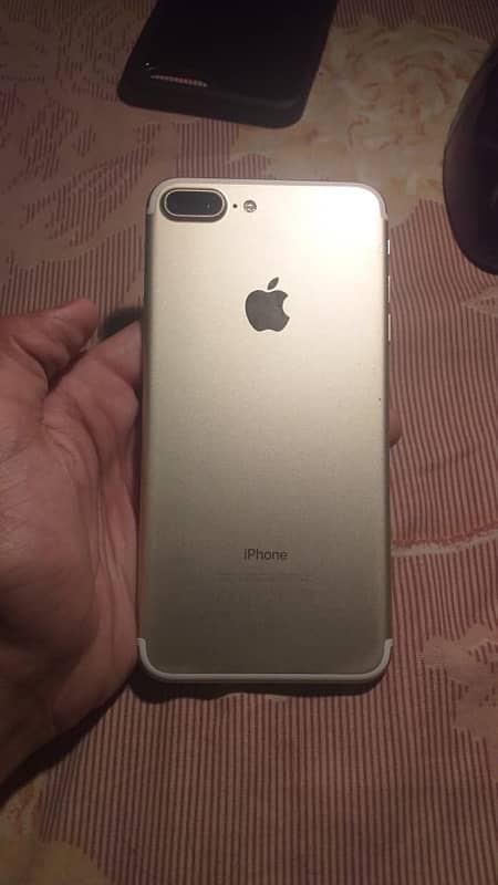 i am selling iphone 7 plus pta approved 128 gb 1