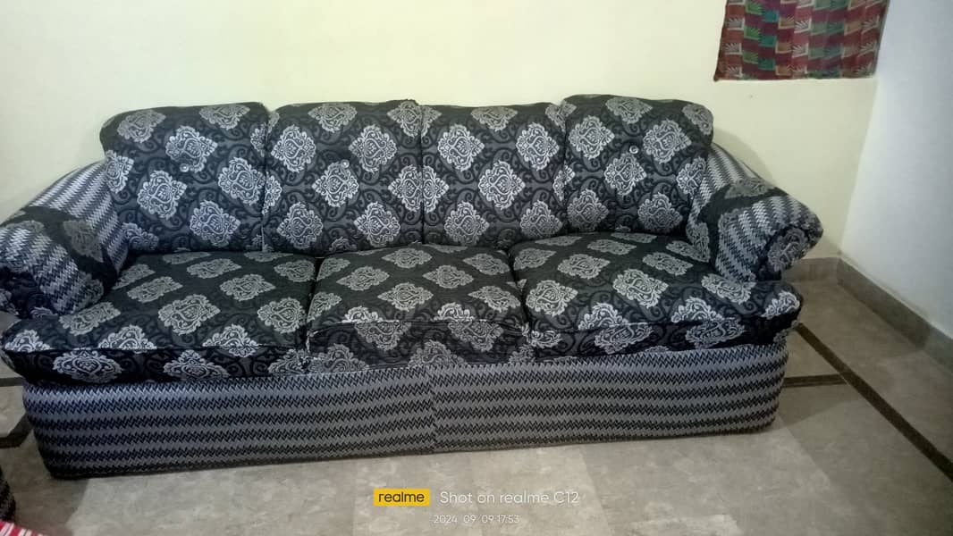 Used sofa set 1