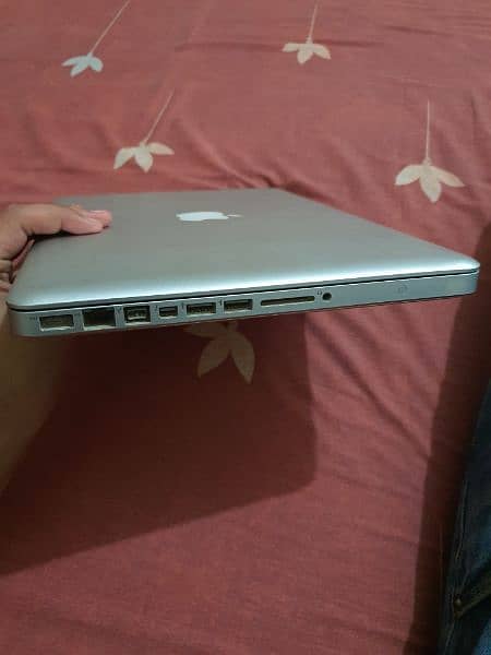 Macbook Pro 2012 with original charger 4