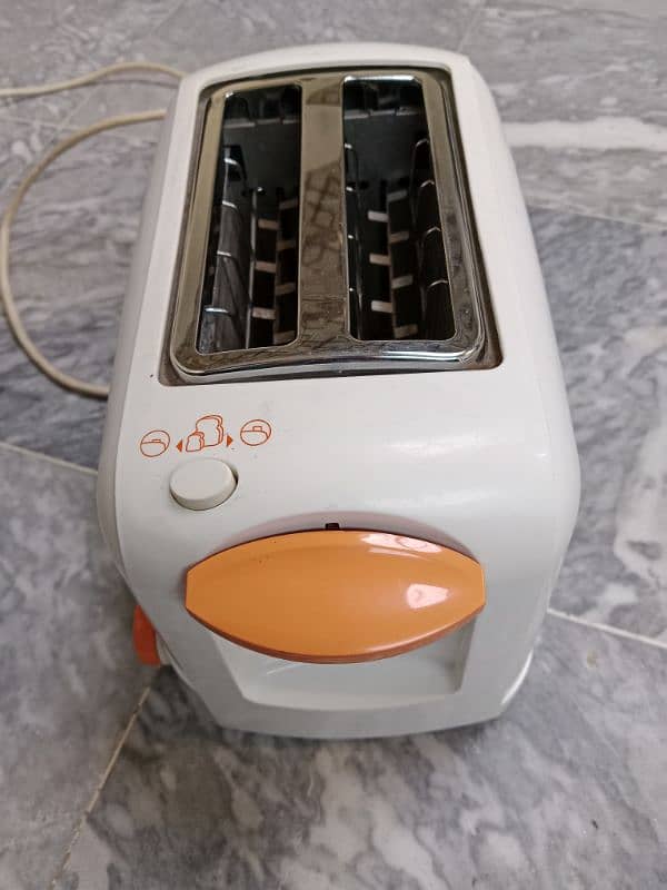 toaster 2 sliece new condition ha 1