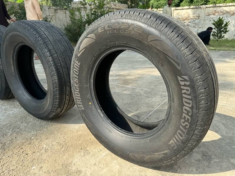 Bridgestone Ecopia H/L 001 Tyre 2