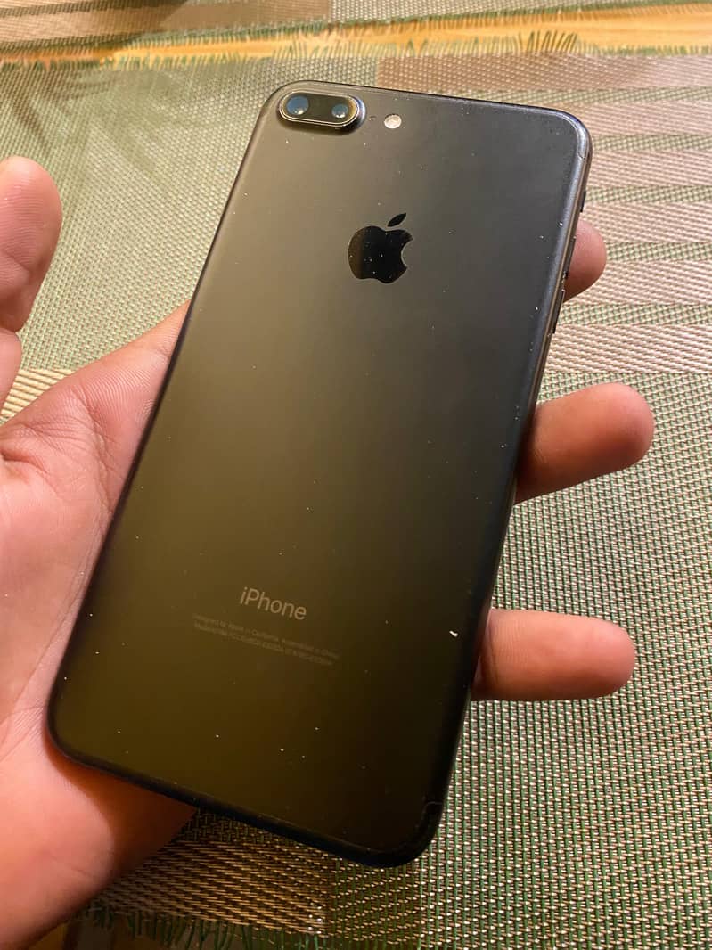 Iphone 7 plus 8/10 condition 1