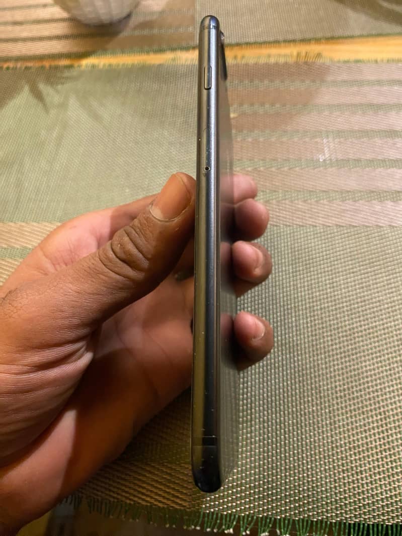 Iphone 7 plus 8/10 condition 3