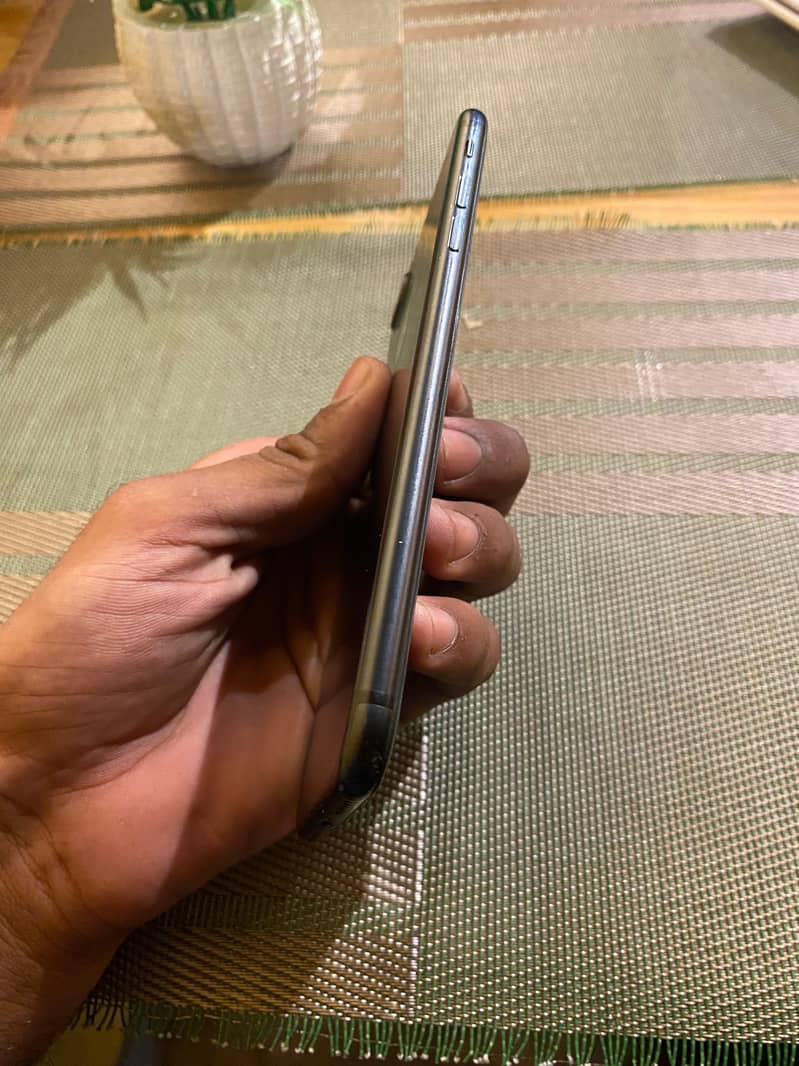 Iphone 7 plus 8/10 condition 4