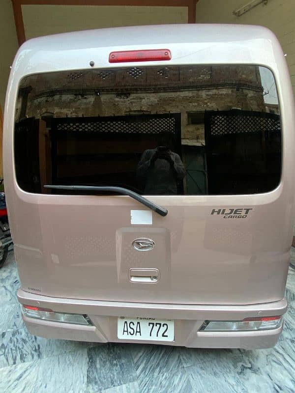 Daihatsu Hijet 2019 1