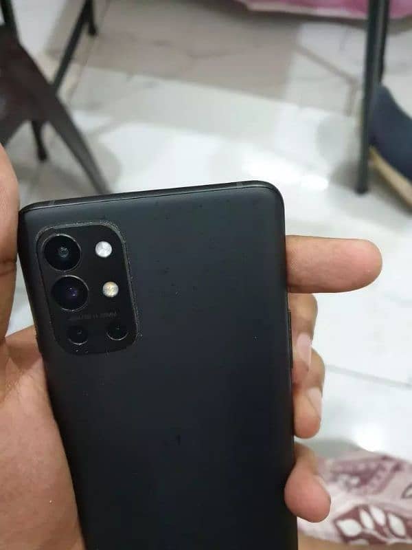 OnePlus 9r 10 by 10 condition 2