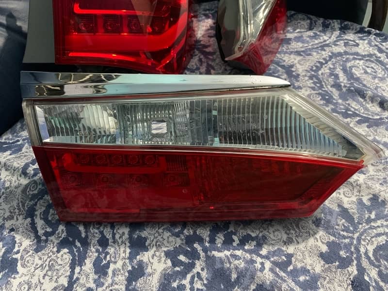 Toyota Corolla OEM 2016 to onwards backlights 4