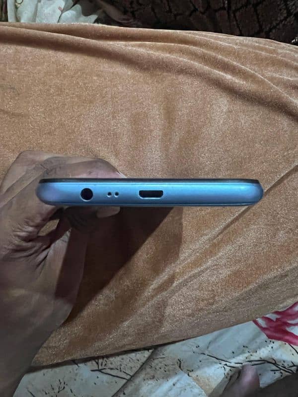 Realme C21y 4\64 10/9.5 condition 3