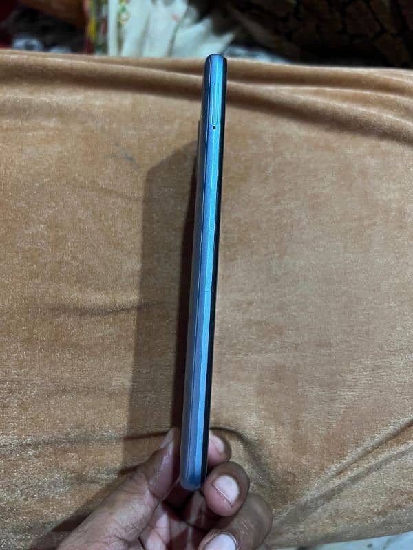 Realme C21y 4\64 10/9.5 condition 5