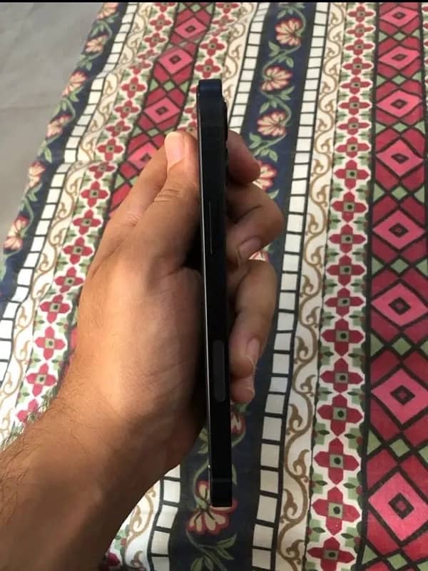 iphone 12 jv 64GB mint condition 98% battery health 4