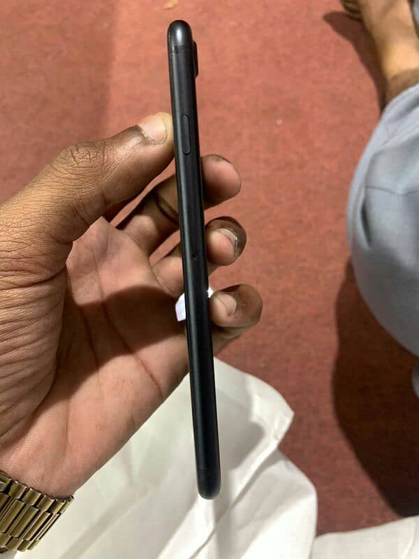 iphone7 10/10 Condition Pta Proved 87 Batery health 3