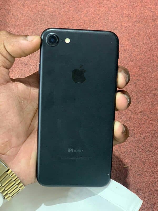 iphone7 10/10 Condition Pta Proved 87 Batery health 6