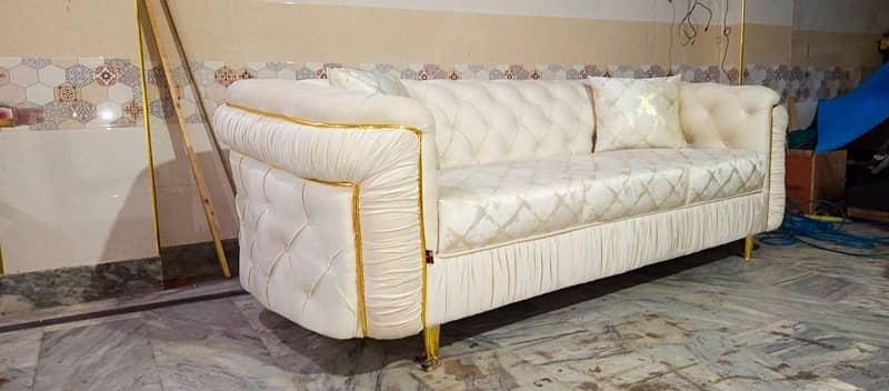 luxury chesterfield sofa set  are available in 35 colours 1