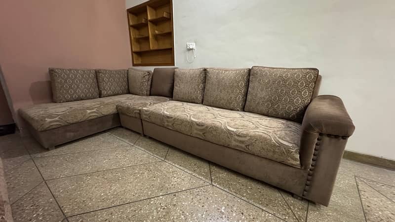 High-Quality L-Shaped Sofa (7/10 Seater) – Like New! 2