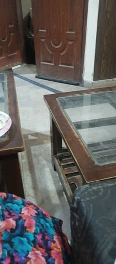 Very good mazboot wooden table glass top