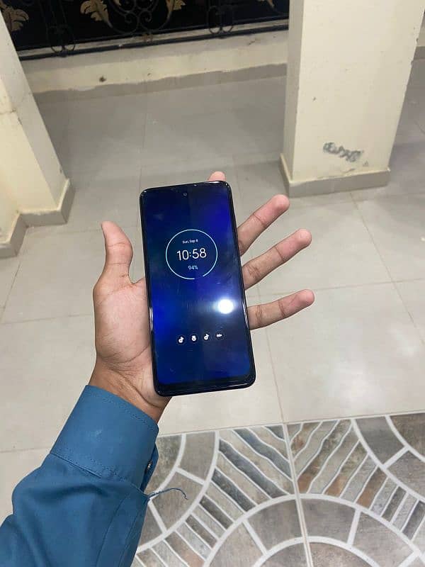 moto 5 5g 2022 4/64 single sim approved lush condition. . . 2