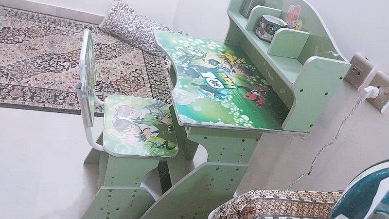 Benten kids study table 3