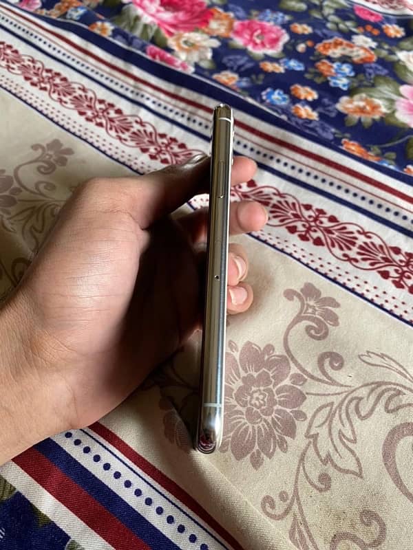 iPhone 11 Pro 256gb pta approve 3