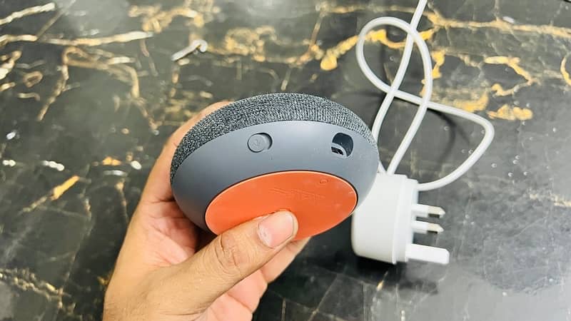 google Home Mini mint Condition 4