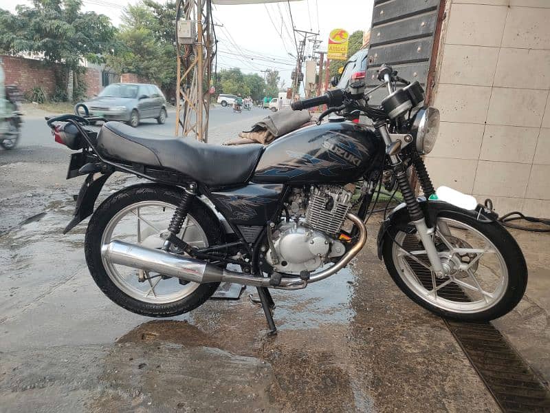 SUZUKI GS 150 SE, 3