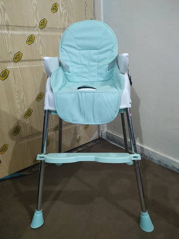 high chair for sale in best condition 2