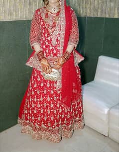 red bridal lehnga