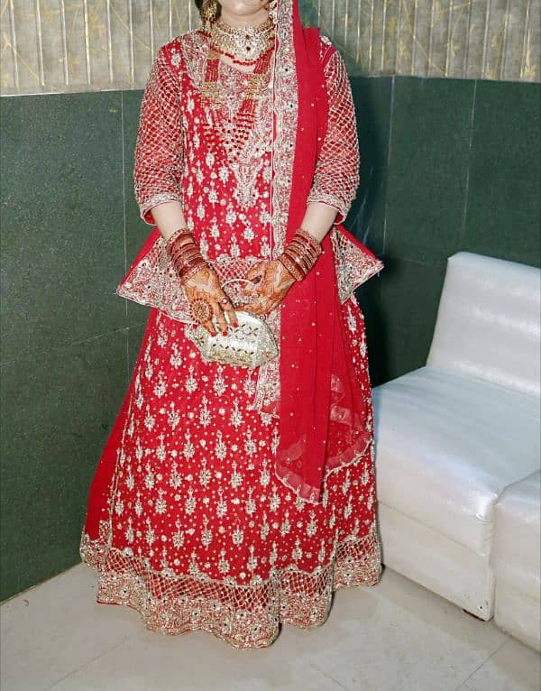 red bridal lehnga 0