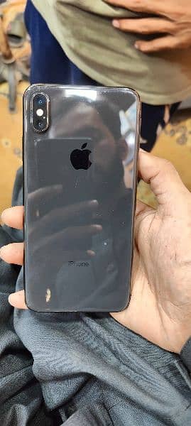 IPhone xs maxx 64gb  pta aproved 85 battery health 0