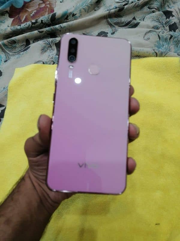 vivo y 17 8 GB ram 256 5