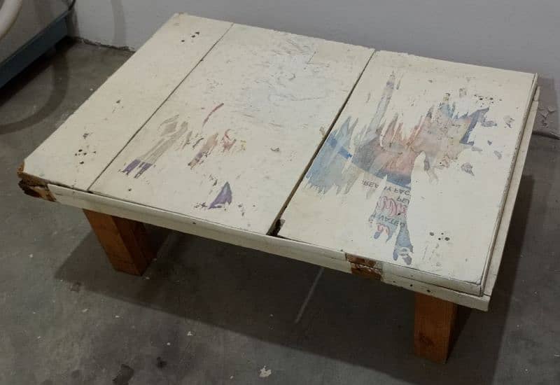 Used condition small study table 8