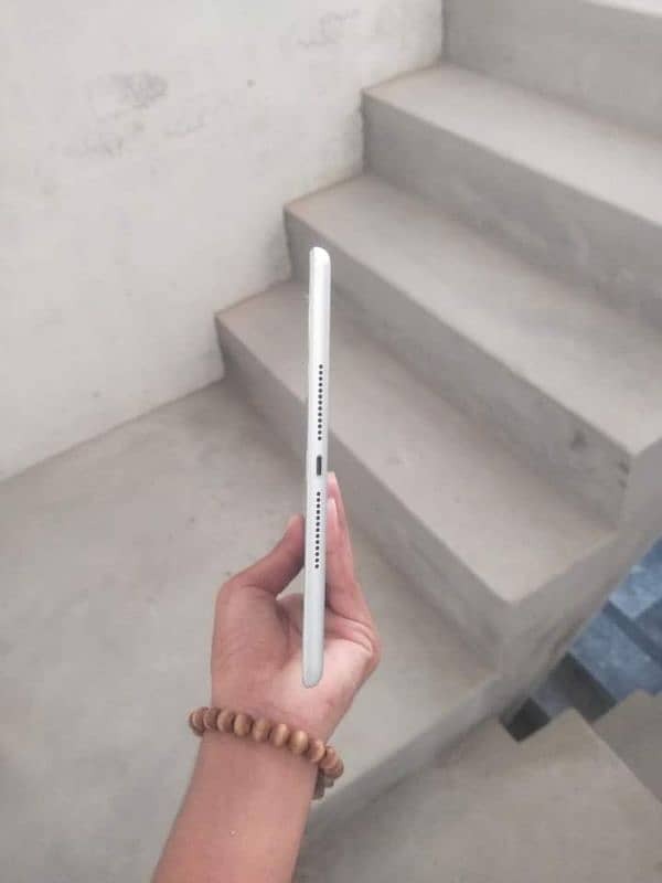 iPad 5TH GENERATION BEST FOR PUBG BATTERY CHANG HONI HAI BUS 6