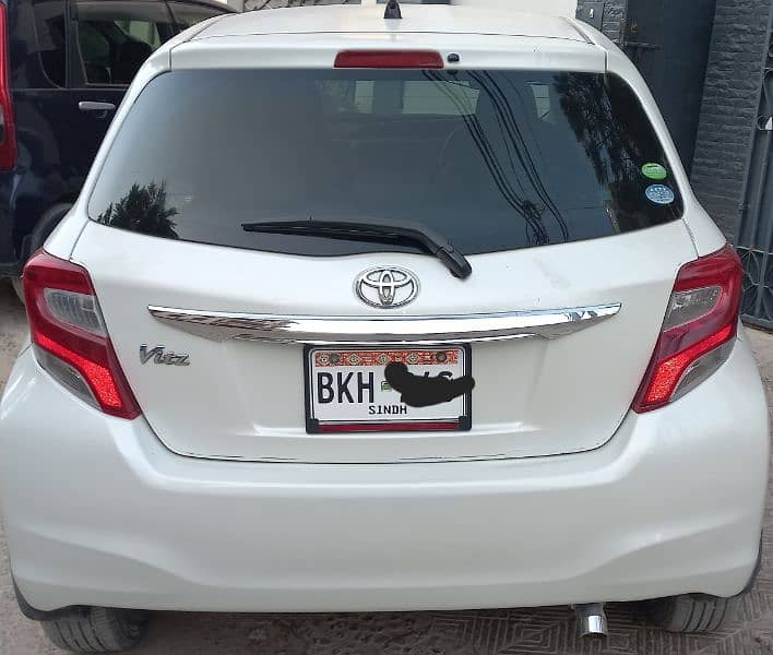 Toyota Vitz 2014 reg 2017 2