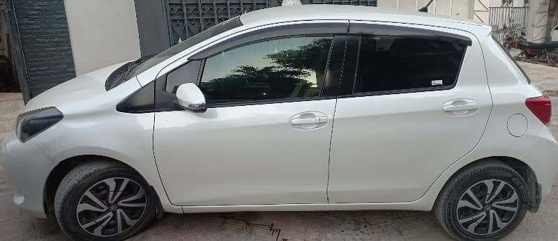 Toyota Vitz 2014 reg 2017 3