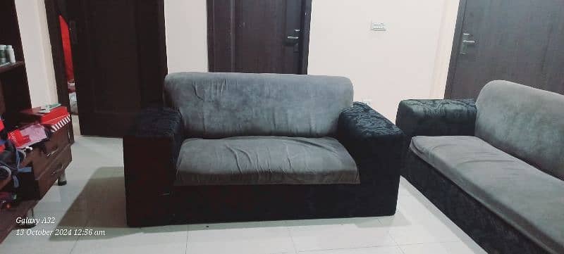 7 Seater Sofa for urgent sale 0