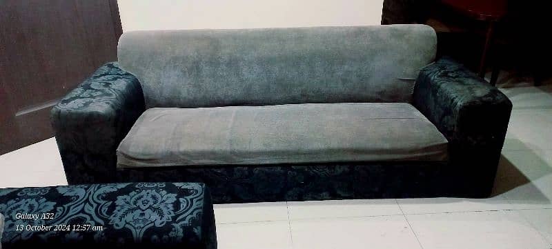 7 Seater Sofa for urgent sale 5