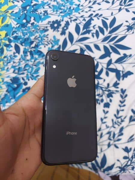 iphone xr non pta jv 64 gb.  all ok. 7