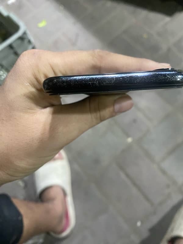 Iphone X 64gb pta aproved read add urgent sale 5