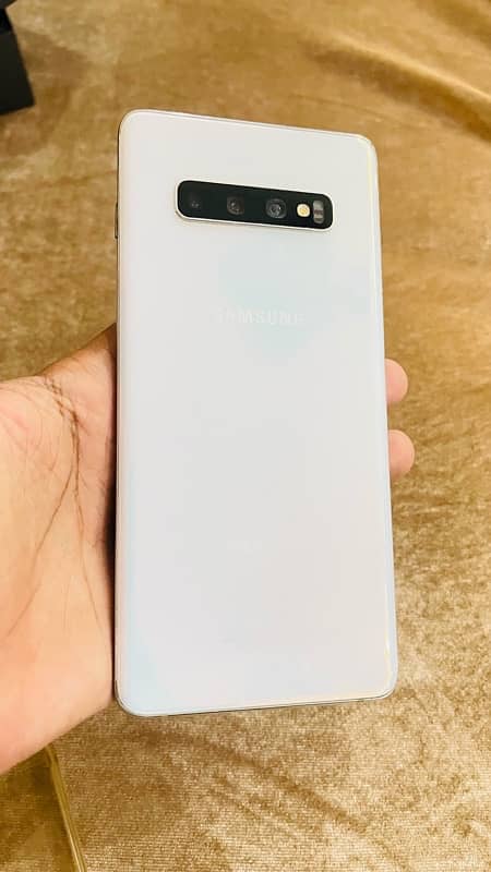 samsung S10 plus 1